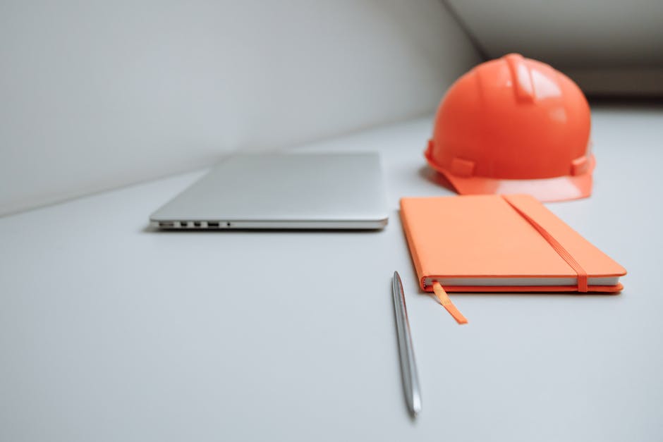 Çeviri iş akışını yöneten ekip ve WordPress paneli arasında işaretleşen görsel bir sahne