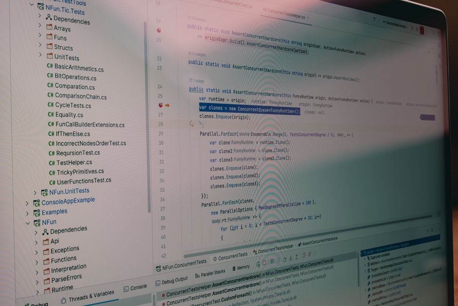 Test ortamında tema ve eklentilerin uyumluluk testi yapılıyor