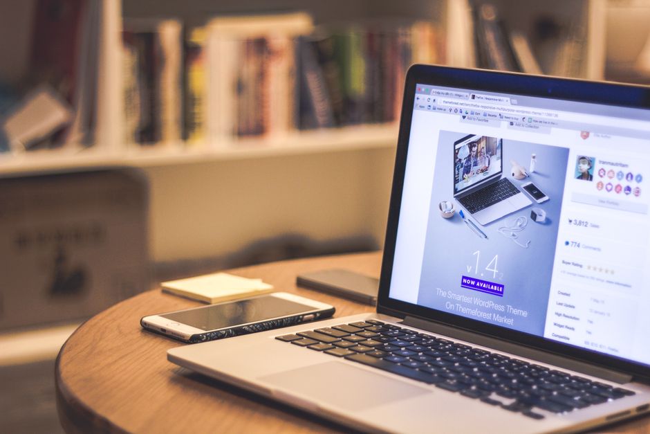 Bir ekran görüntüsünde WordPress starter template'lerin ana görünümünü gösteren kullanıcı arayüzü paneli